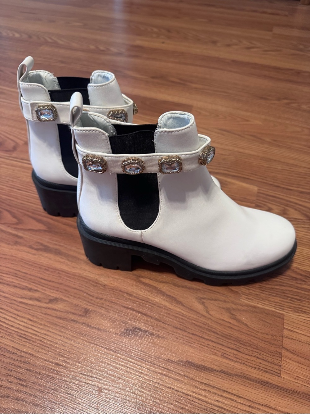 Steve Madden Amulet Chelsea Booties